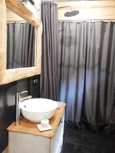 Hébergement AbracadaRoom : Le Chalet Spa le Belvédère - Image 11