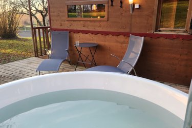 roulotte avec jaccuzi privé à Saint-Jean-D'elle (3)