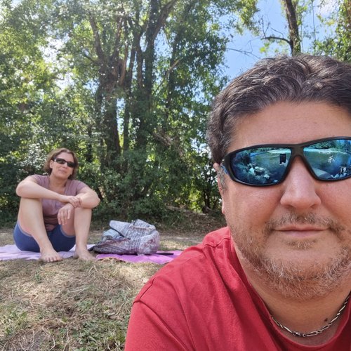 Cécily et Nicolas vous accueillent dans leur domaine plein de surprises.