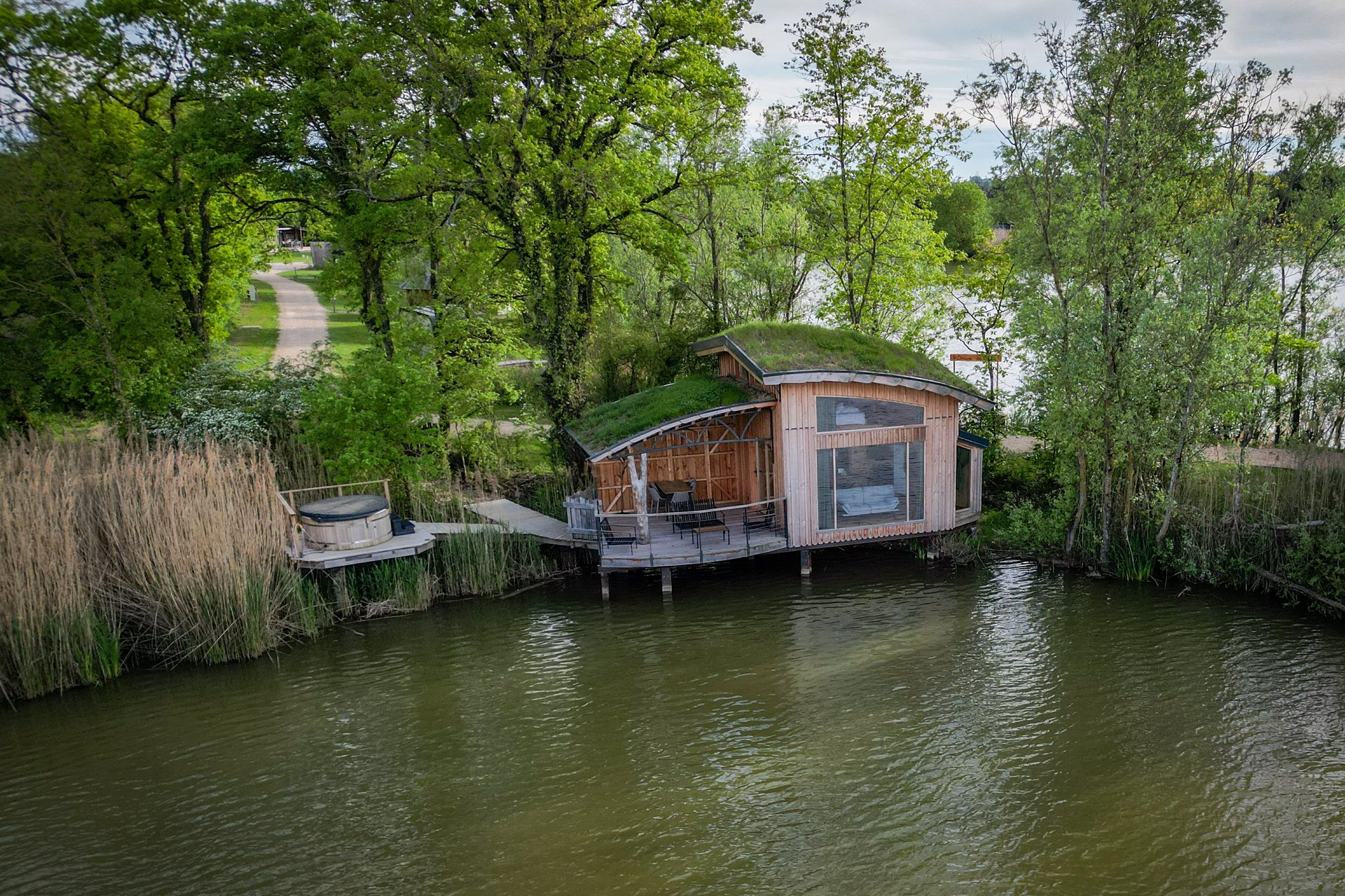 Hébergement UnicStay : Cabane Spa Végétale 5 pers à Bâgé-Dommartin