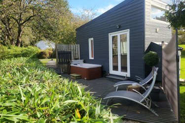 La Tiny-house & Spa à Saint-Jean-D'elle (1)
