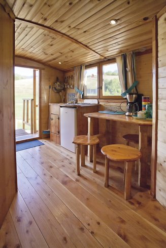 Hébergement AbracadaRoom : Roulotte Maquisarde - Image 5