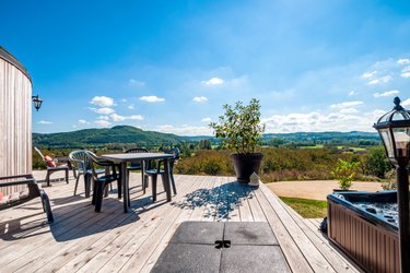 Cabane Spa et vue panoramique à Saint-Vincent-De-Cosse (4)