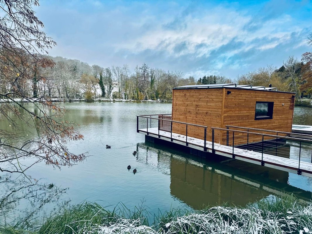 Cabane sur l'eau : L’Õdacieuse à Sainte Gemme (2)