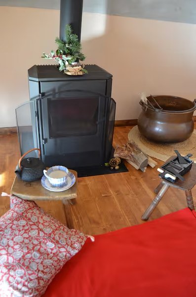 Hébergement AbracadaRoom : Refuge insolite avec vue panoramique - Image 10