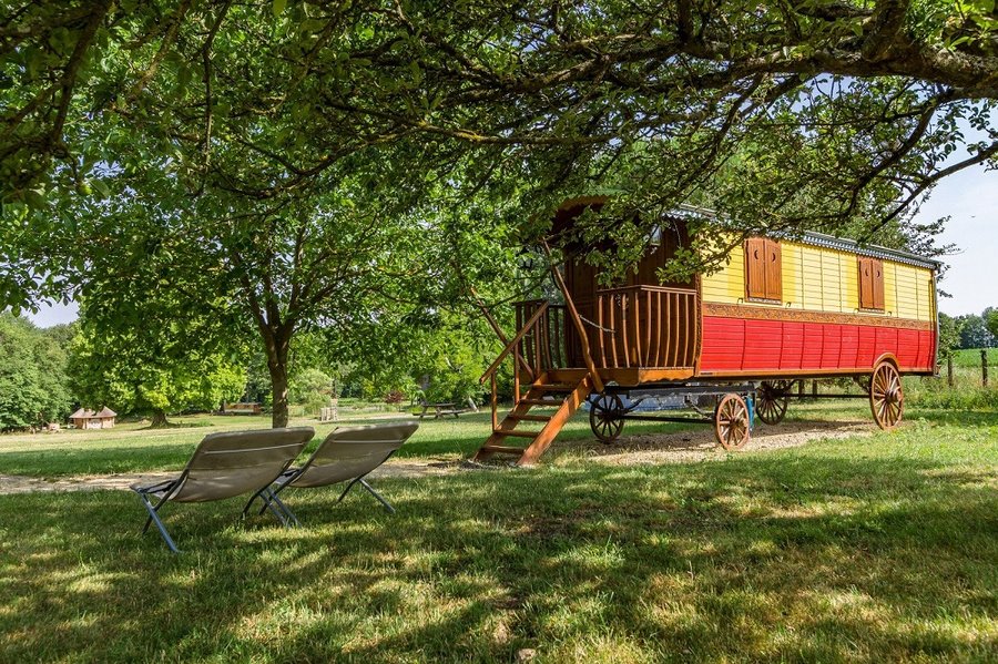 Hébergement AbracadaRoom : Roulotte Spa "La Grenouillère" - Image 4