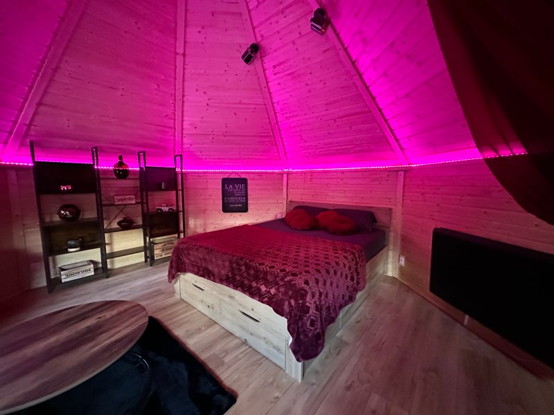 Hébergement AbracadaRoom : Kota Sauna & Spa " Sous-bois" - Image 7