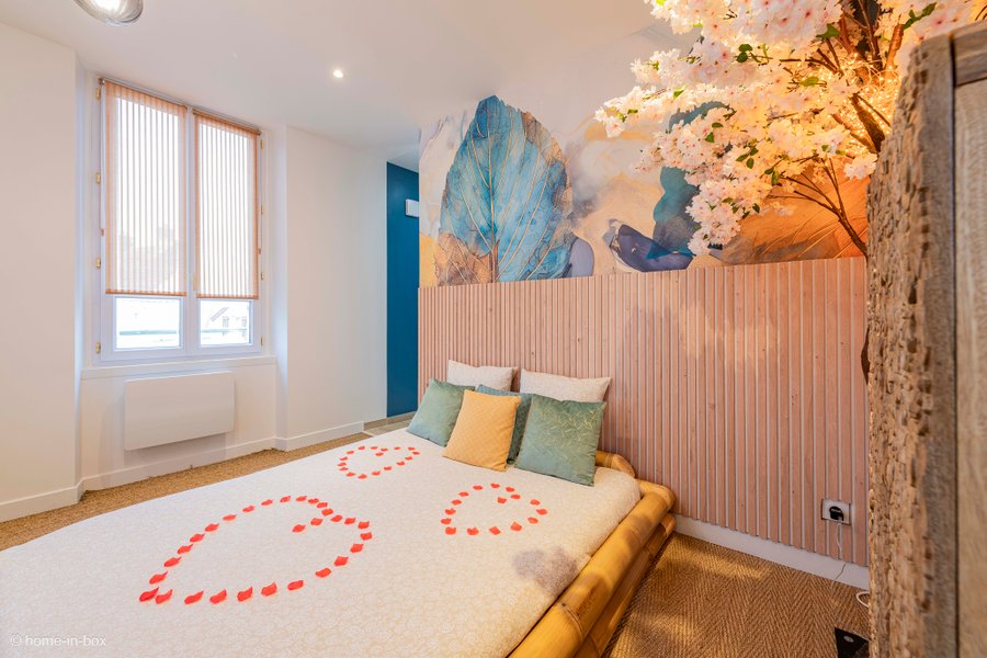 Hébergement AbracadaRoom : Suite Asie avec Jacuzzi 15min Disney - Image 4