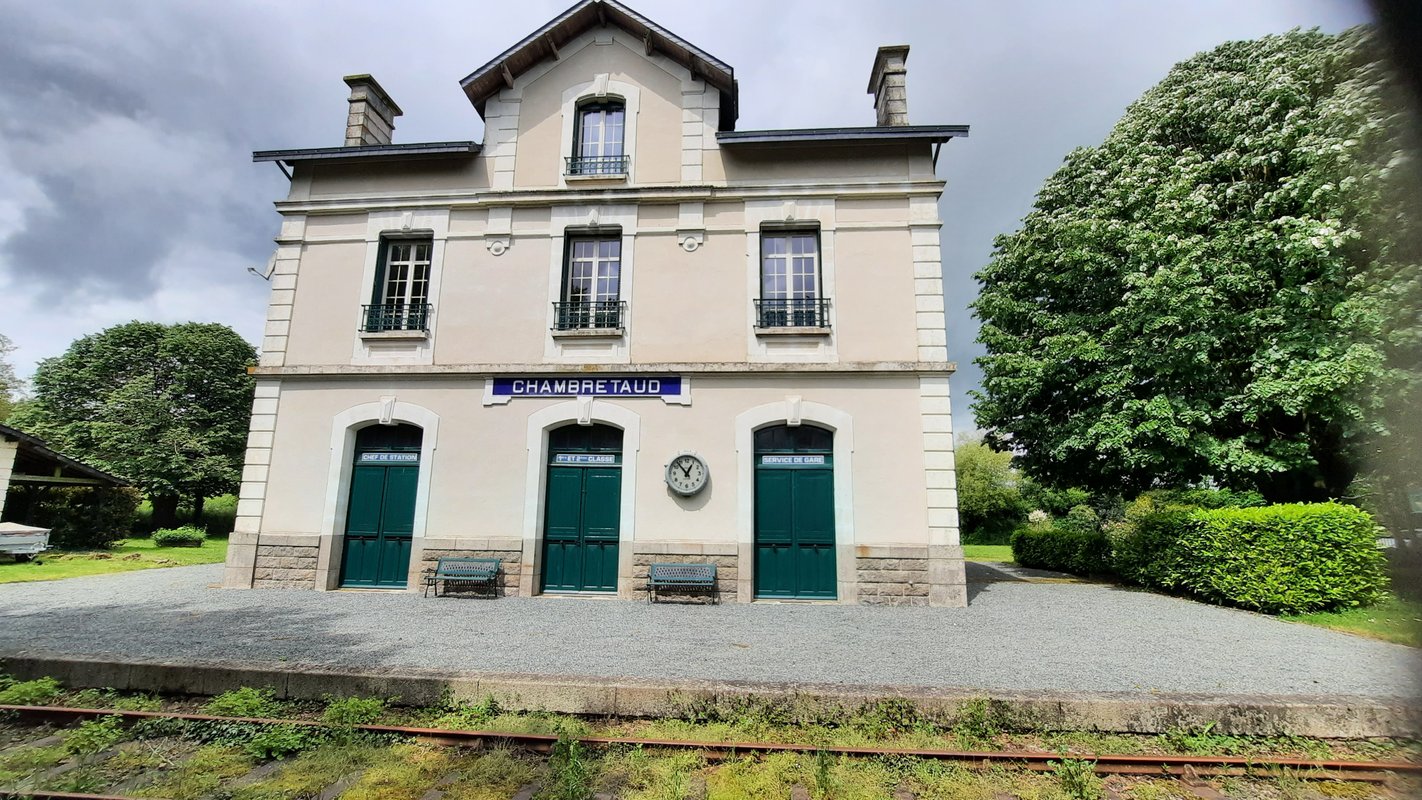 LA GARE DE CHAMBRETAUD - 7 chambres à Chanverrie (2)
