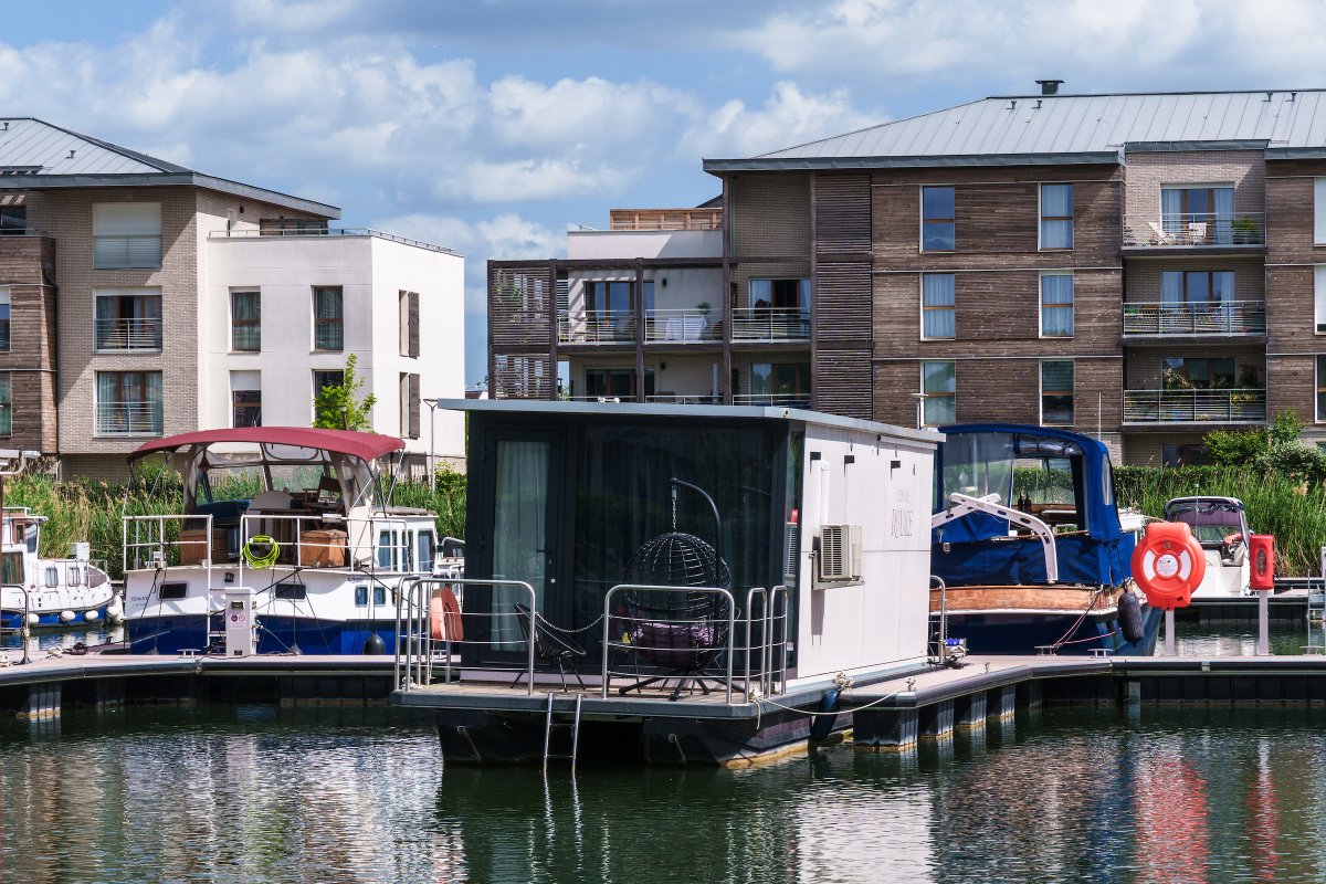 Suite flottante Lit king-size Balnéo à L'isle Adam (17)