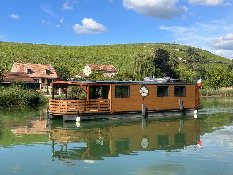 Hébergement AbracadaRoom : House Boat avec SPA naviguant en Champagne - Image 1