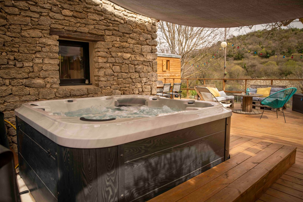 Roulotte la Clé du Luberon & SPA à Buoux (7)