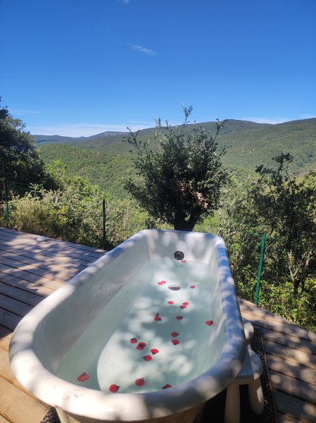 Hébergement AbracadaRoom : La tente Sushine et sa baignoire avec vue - Image 8