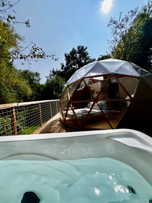 Dôme Guatape avec jacuzzi à Nanteuil Les Meaux (1)