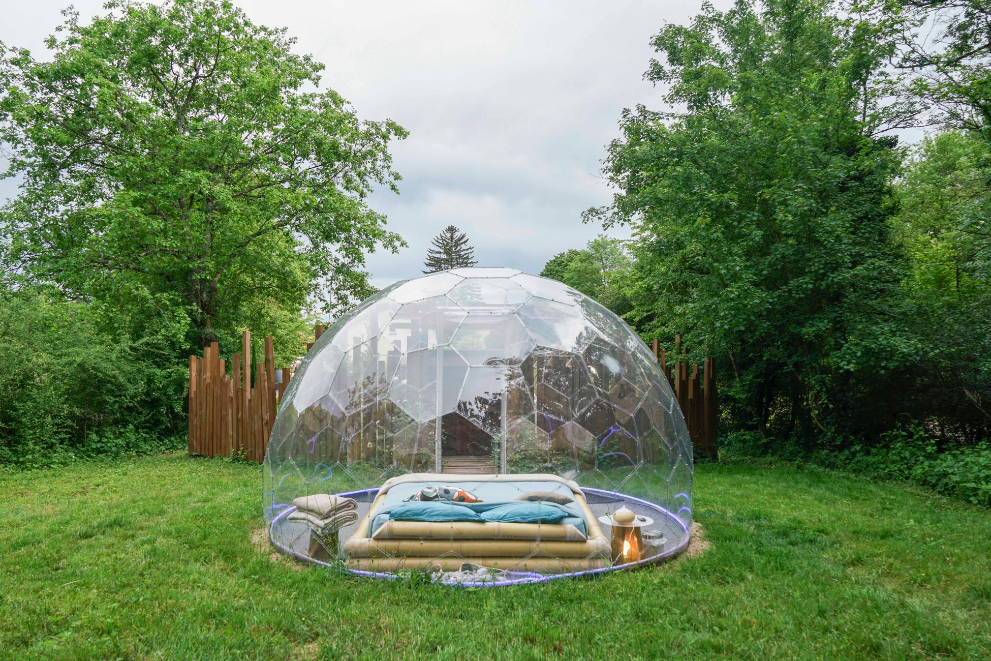 Hébergement UnicStay : Bulle transparente - Royaume des arômes à Parmilieu