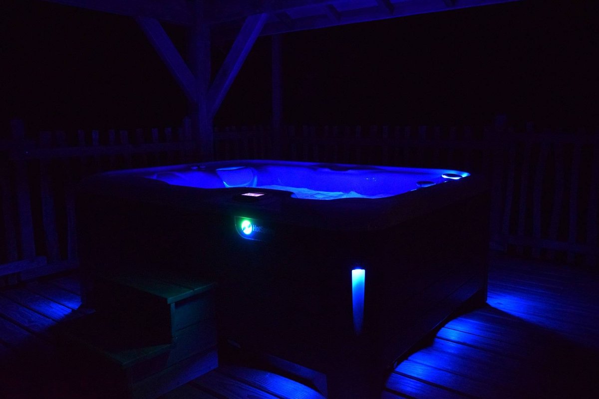 Cabane Spa des Hauts Bois à Sace (13)
