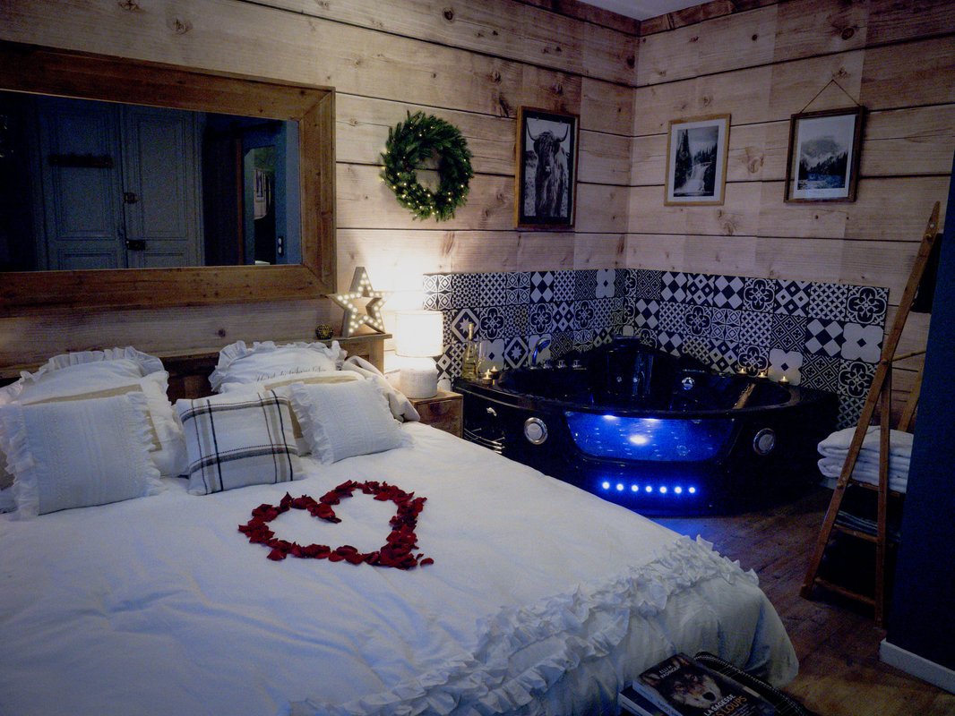 Chalet romantique,SPA, CINÉMA, 5 min centre à Evreux (18)