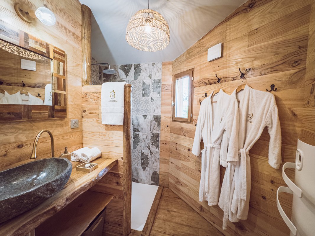 Zome Casse-Noisette & Spa à Lamothe-Fénelon (15)