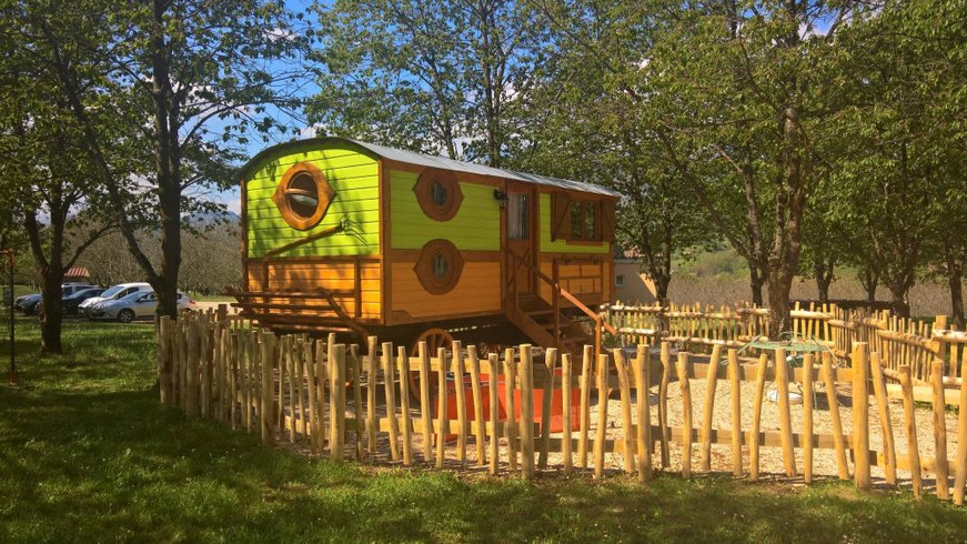 Hébergement AbracadaRoom : Roulotte la Campagnarde - Image 2