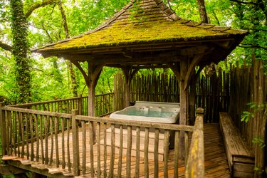 Cabane Château Hautefort & Spa à Beaumontois En Perigord (3)