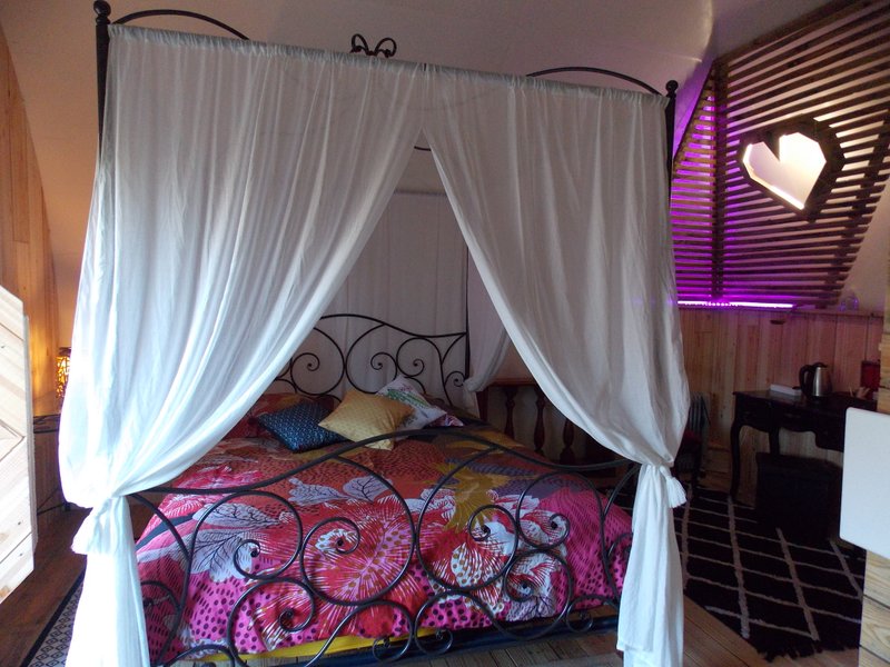 Hébergement AbracadaRoom : Maison de Hobbit Arwen & Spa - Image 4