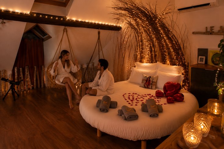 Hébergement AbracadaRoom : Le Nichoir balançoire table de massage - Image 6