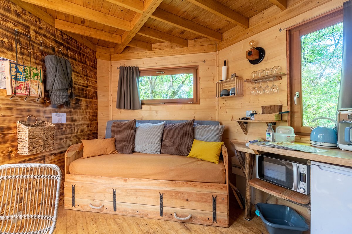 Cabane avec spa "Cocoon" à Lamothe-Fénelon (10)