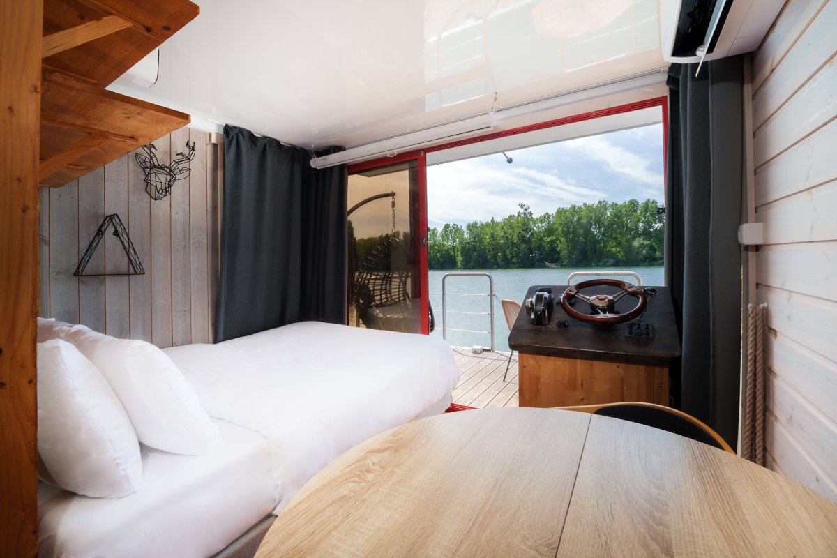 Suite flottante Lit Queen-size Sauna à Saint-Martin-La-Garenne (2)