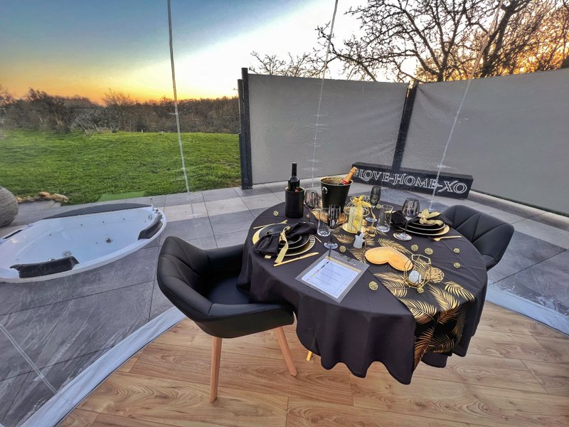 Hébergement AbracadaRoom : Bulle Love Home XO & Spa - Image 10