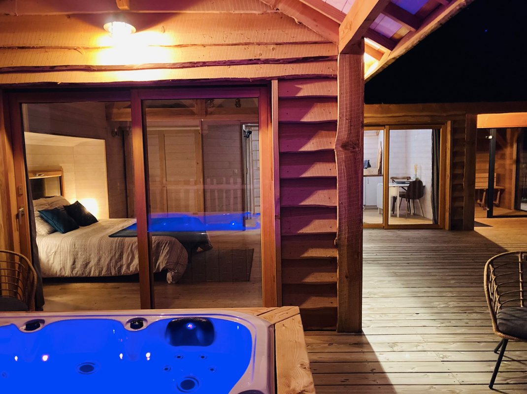 Cabane La Douce Parenthèse & Spa & Sauna à Brive La Gaillarde (20)