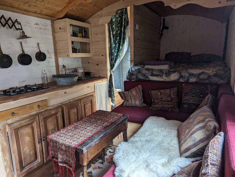 Hébergement AbracadaRoom : Roulotte en Ecolieu - Image 5