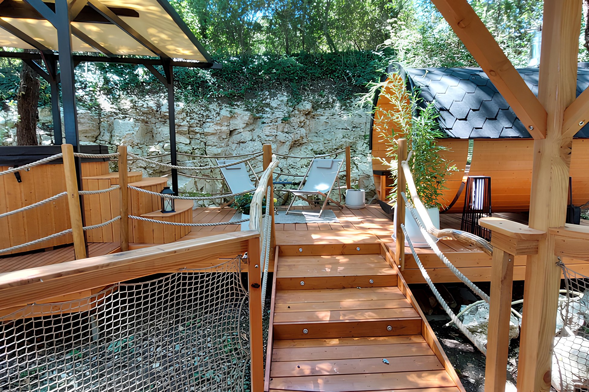 Hébergement UnicStay : Cabane perchée GAIA & Spa à Sarrant