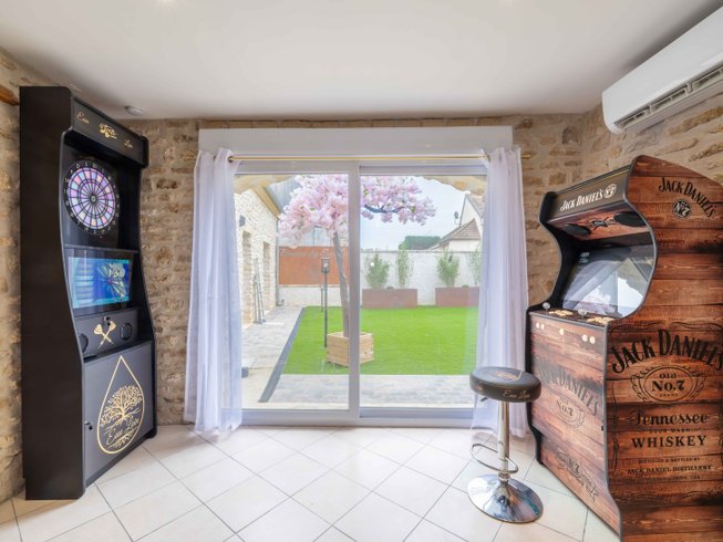 Hébergement AbracadaRoom : Eau Loin - Villa avec spa, sauna, hammam & salle de jeux - Image 11