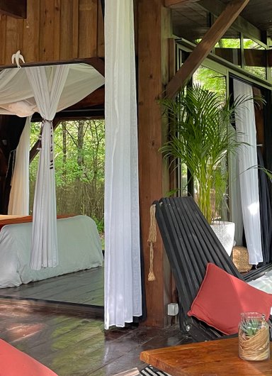 jacuzzi-exterieur-nuit-lodge-spa-privatif-les-landines-gironde-