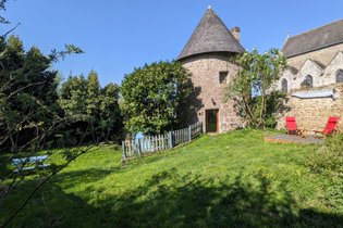 La tour médiévale du Château de la Carrée