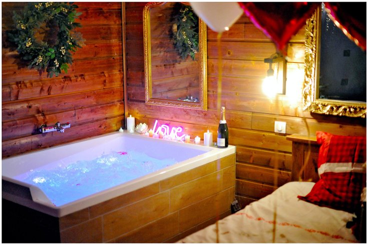 Hébergement AbracadaRoom : Chalet Romantique, SPA XXL, CINÉMA PRIVÉ, 5 min du centre - Image 7