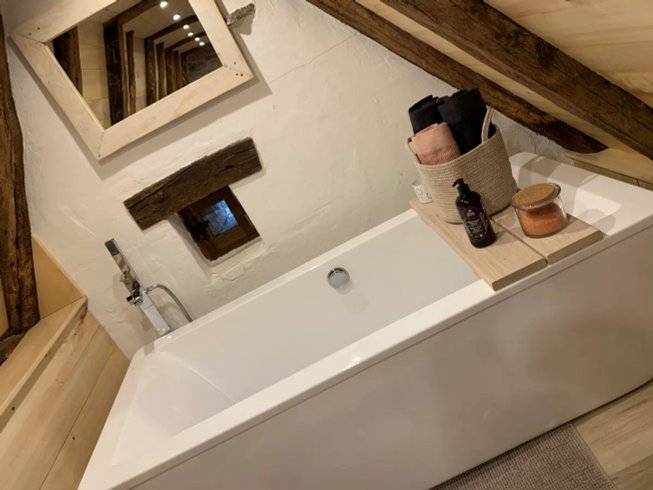 Hébergement AbracadaRoom : Lodge insolite avec spa privatif - Image 7