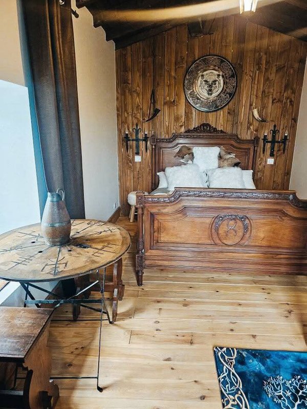 Chambre Viking dans le Beaujolais à Lantignié (2)