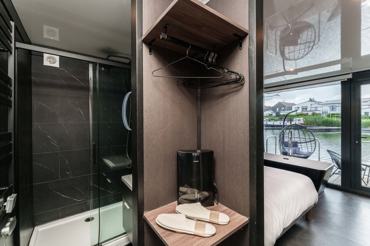 Hébergement AbracadaRoom : Suite flottante Lit King-size Balnéo Sauna - Image 10