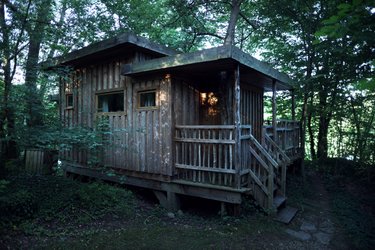 Cabane Au Fil de l'Eau à St-Léger-Aux-Bois (3)