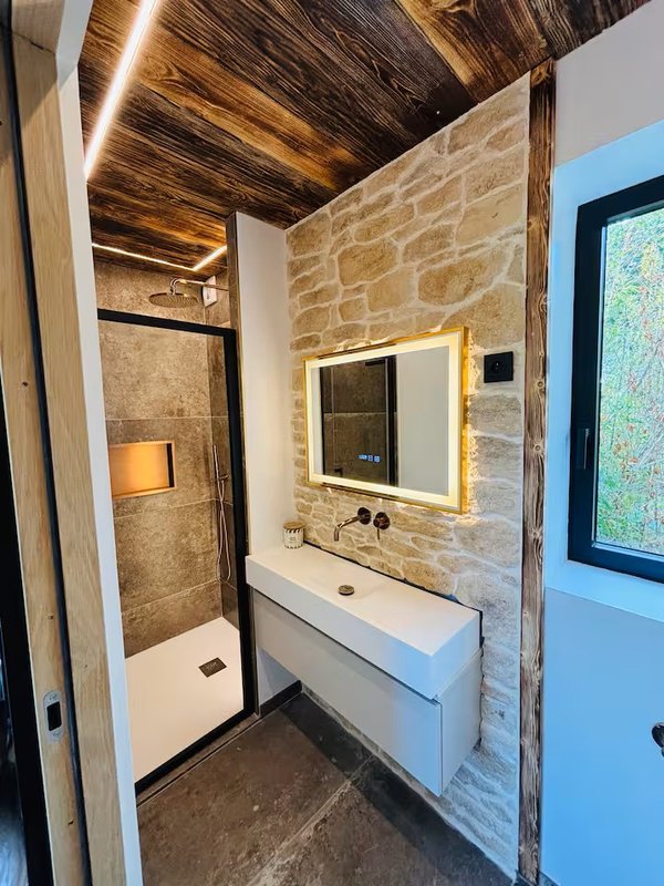 Lodge luxe bain nordique au bord du Canal de Briare à 1h30 de Paris à Montcresson (3)