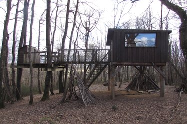 Cabane Piste aux Étoiles – nuit insolite sous toit vitré, jusqu’à 6 personnes, Drôme à Saint-Donat-Sur-L'herbasse (2)