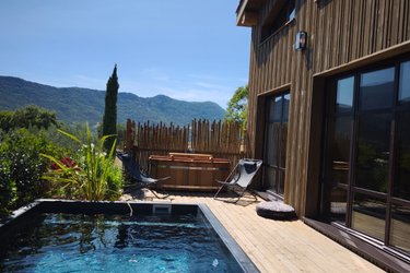 LODGE DES BARONNIES Piscine et spa à Plaisians (4)
