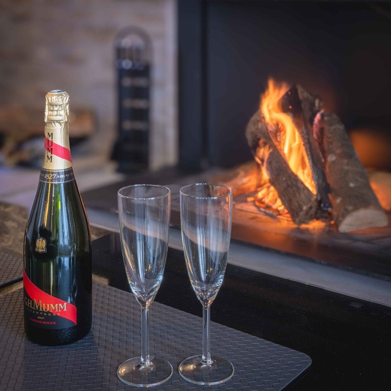 Eau Loin - Villa avec spa, sauna, hammam & salle de jeux à Ver Sur Launette (22)