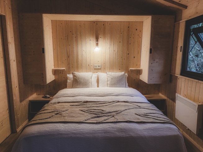 Hébergement AbracadaRoom : Cabane Ausèla - Lodge sur pilotis au cœur de la nature, calme & bien-être, réservé aux adultes • linge & ménage inclus • climatisation réversible • kitchenette équipée - Image 7