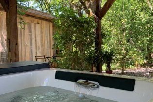 Cabane sur pilotis Lot