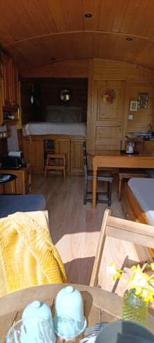 Hébergement AbracadaRoom : Roulotte sous le soleil * Nature et déconnexion - Image 18