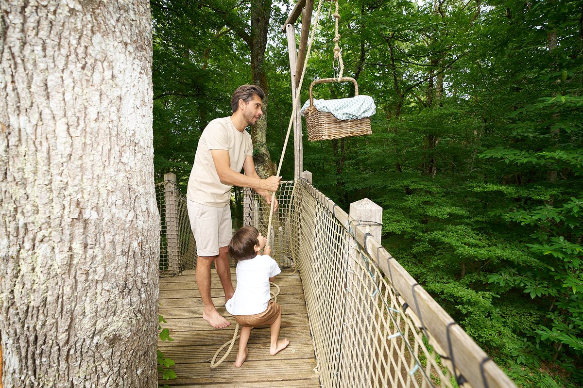 Cabane avec spa "Cocoon" à Lamothe-Fénelon (7)