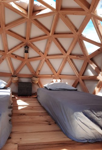 Hébergement AbracadaRoom : Dôme  toile et bois - pour une nuit "presque" à la belle étoile ! - Image 2