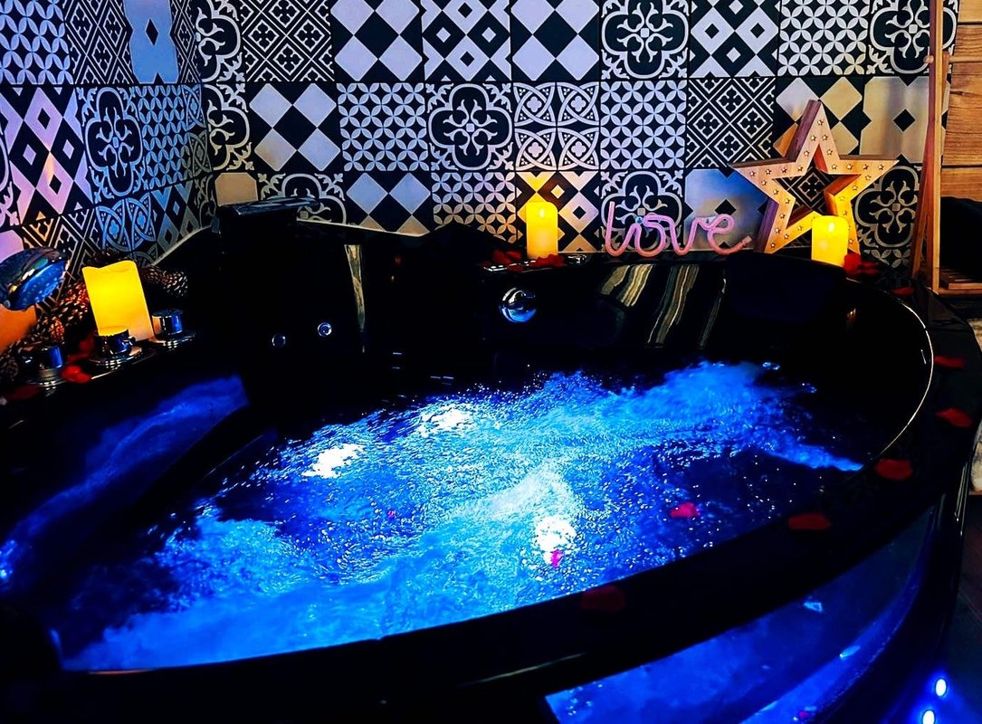 Chalet romantique,SPA, CINÉMA, 5 min centre à Evreux (2)
